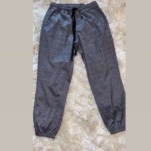 American Eagle Plaid High Rise Jogger Pant